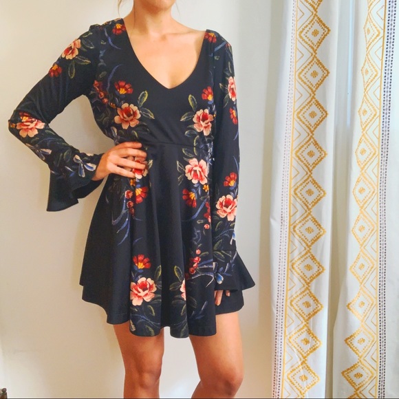 Free People Dresses & Skirts - Free People Bell Sleeve Black Floral Dress